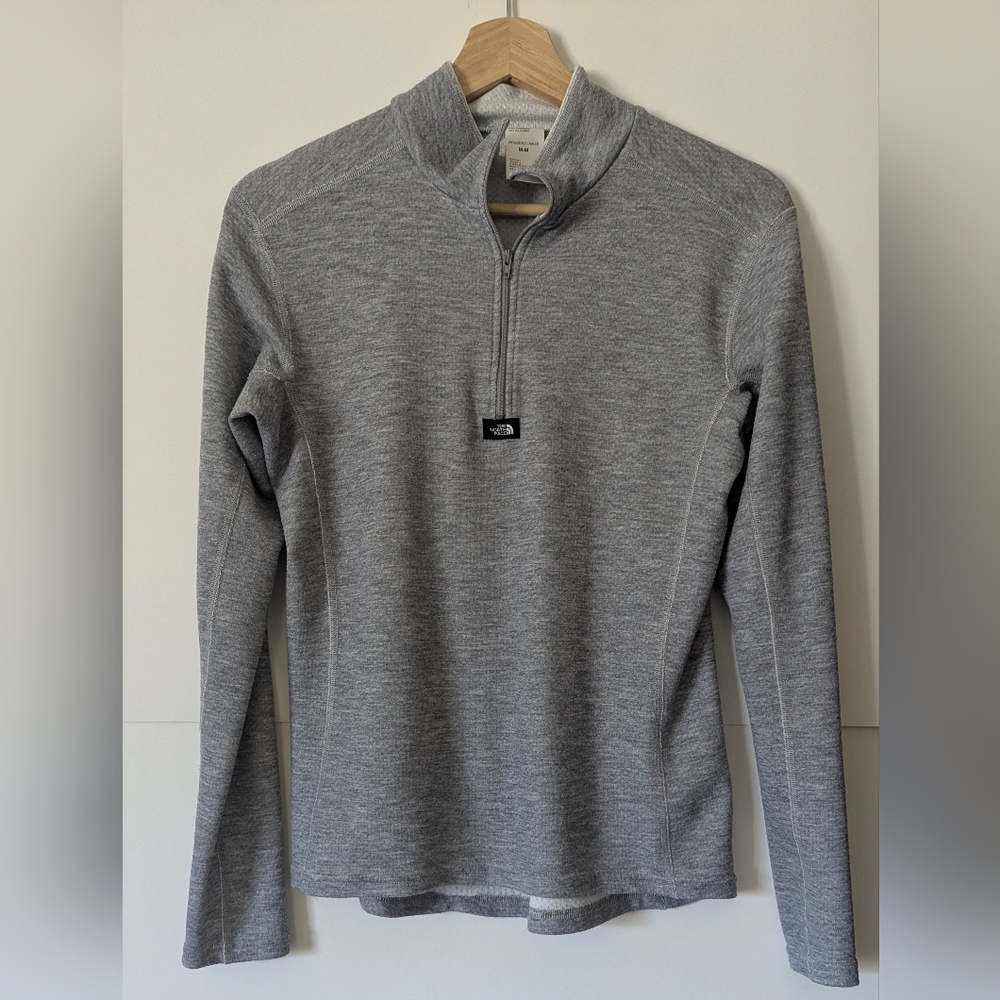 The North Face Women's Medium Gray 1/2 Zip Performance Pullover